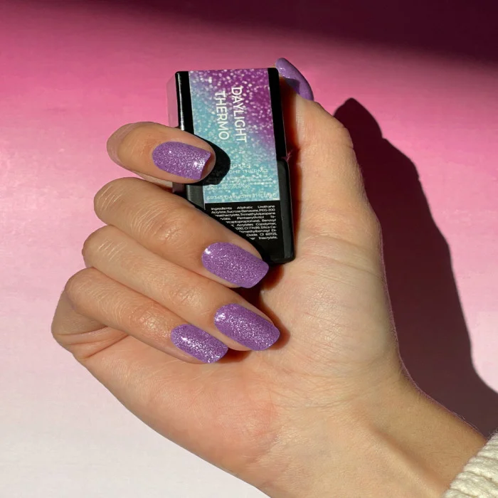 Unghie termiche: la manicure che cambia colore con la temperatura